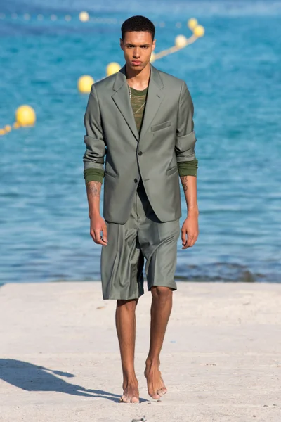 Look 24